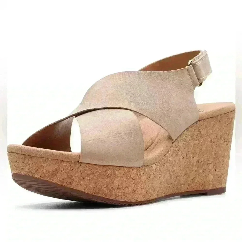Clarks Women's Annadel Eirwyn Wedge Sandal